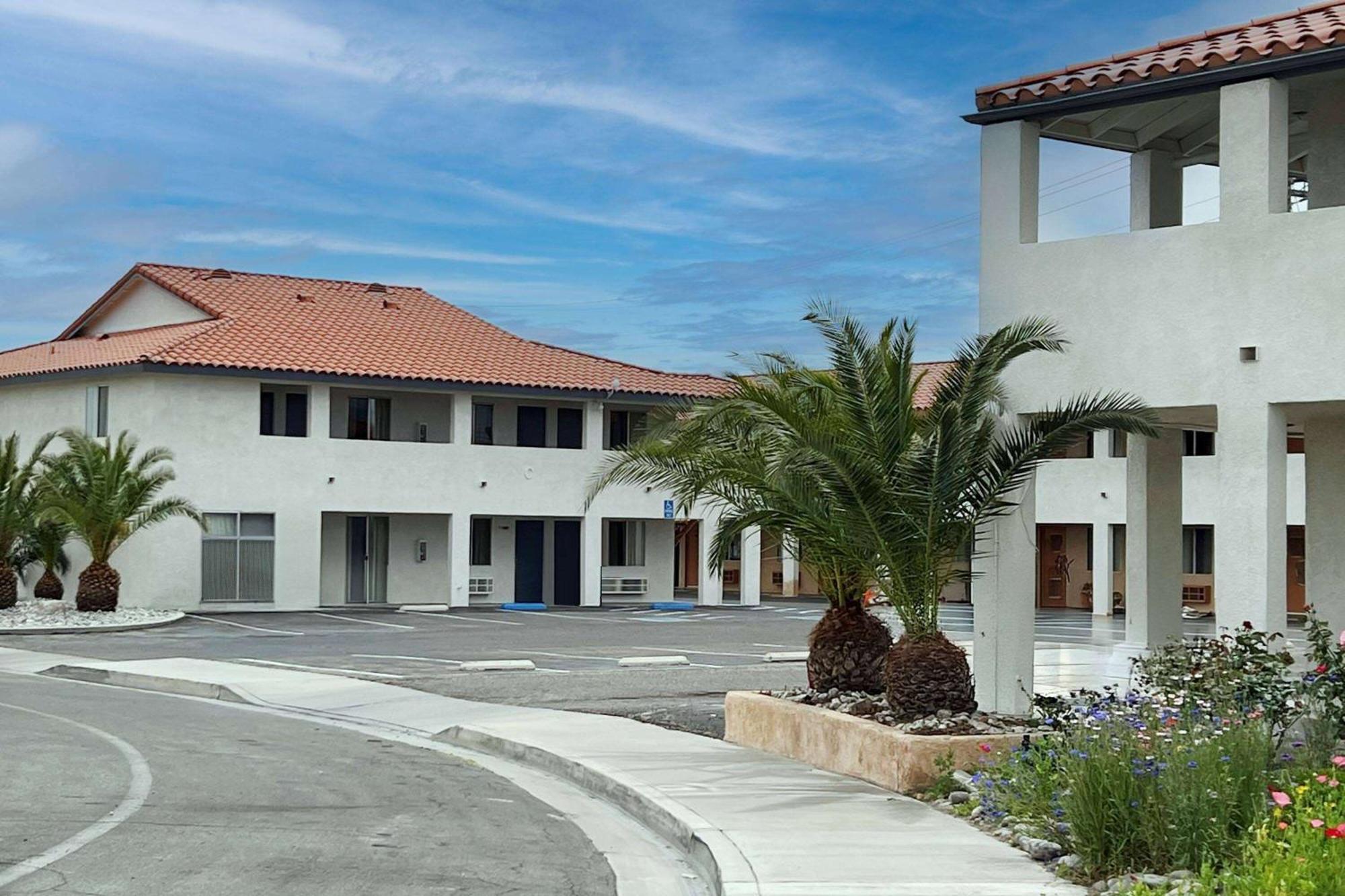 Days Inn By Wyndham Ridgecrest Near China Lake Naval Station Kültér fotó