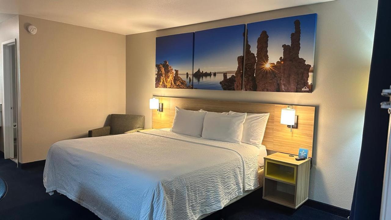 Days Inn By Wyndham Ridgecrest Near China Lake Naval Station Kültér fotó