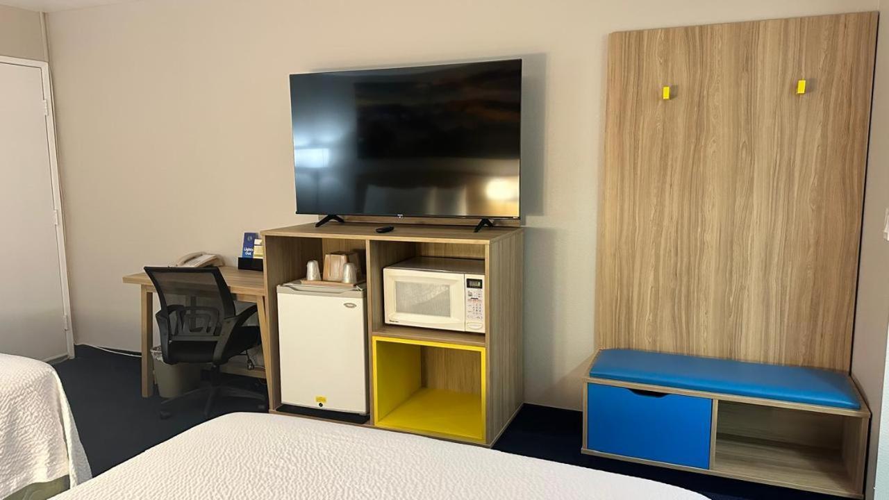 Days Inn By Wyndham Ridgecrest Near China Lake Naval Station Kültér fotó